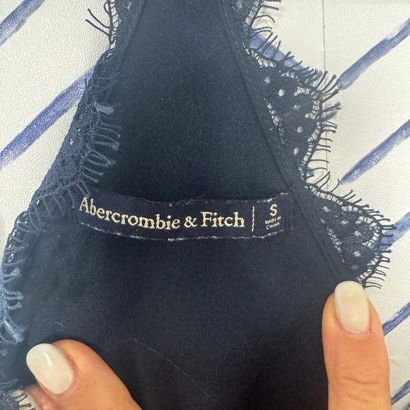 Abercrombie Lace Trim Satin Camisole Size Small Navy Blue - Picture 3 of 4